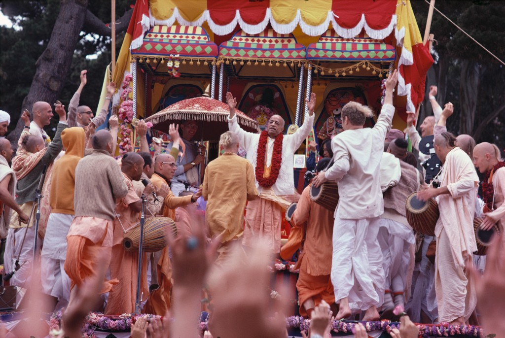 Ratha Yatra festival — Srila Prabhupada leading kirtan